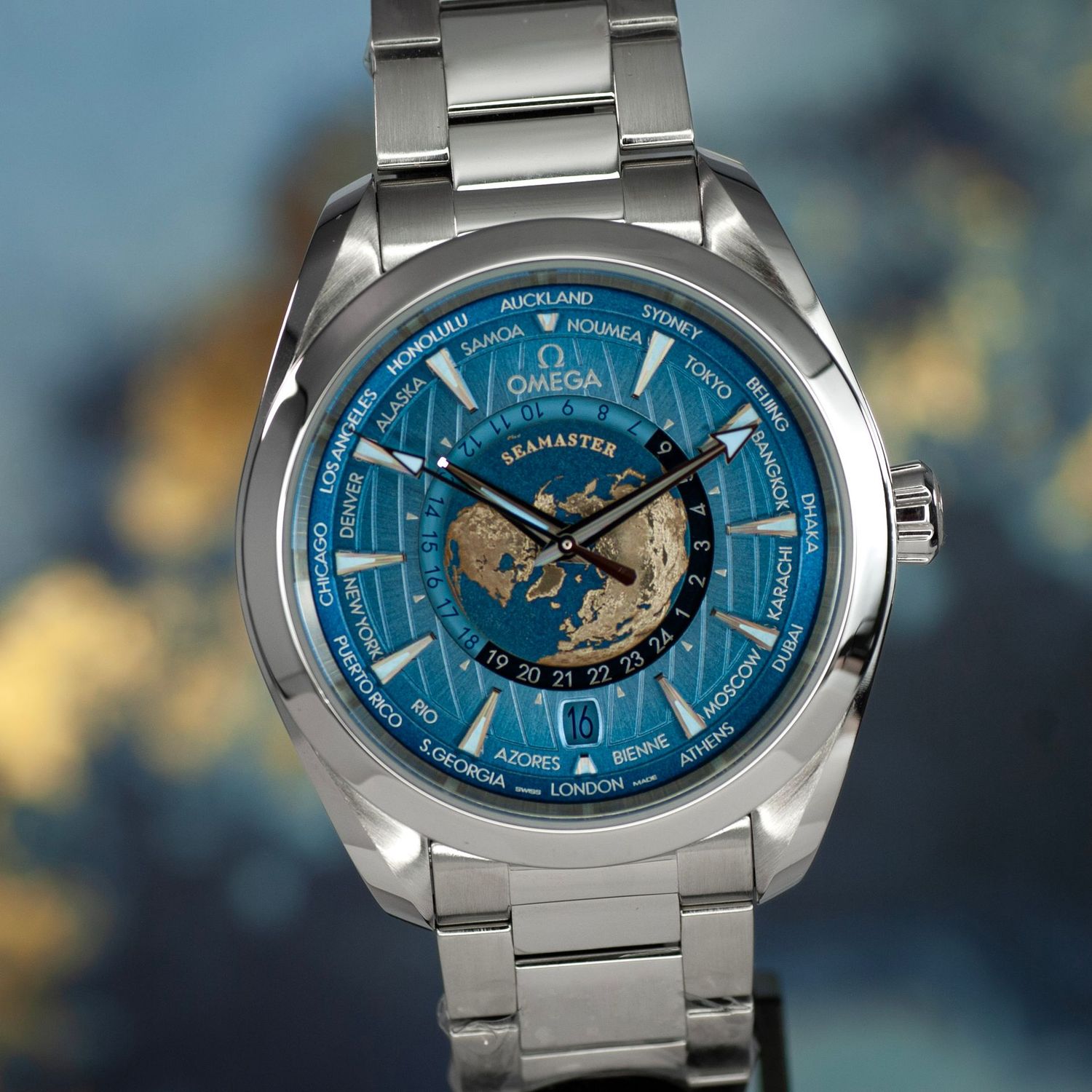 Omega Aqua Terra WorldTimer 'Summer Blue' - 220.10.43.22.03.002