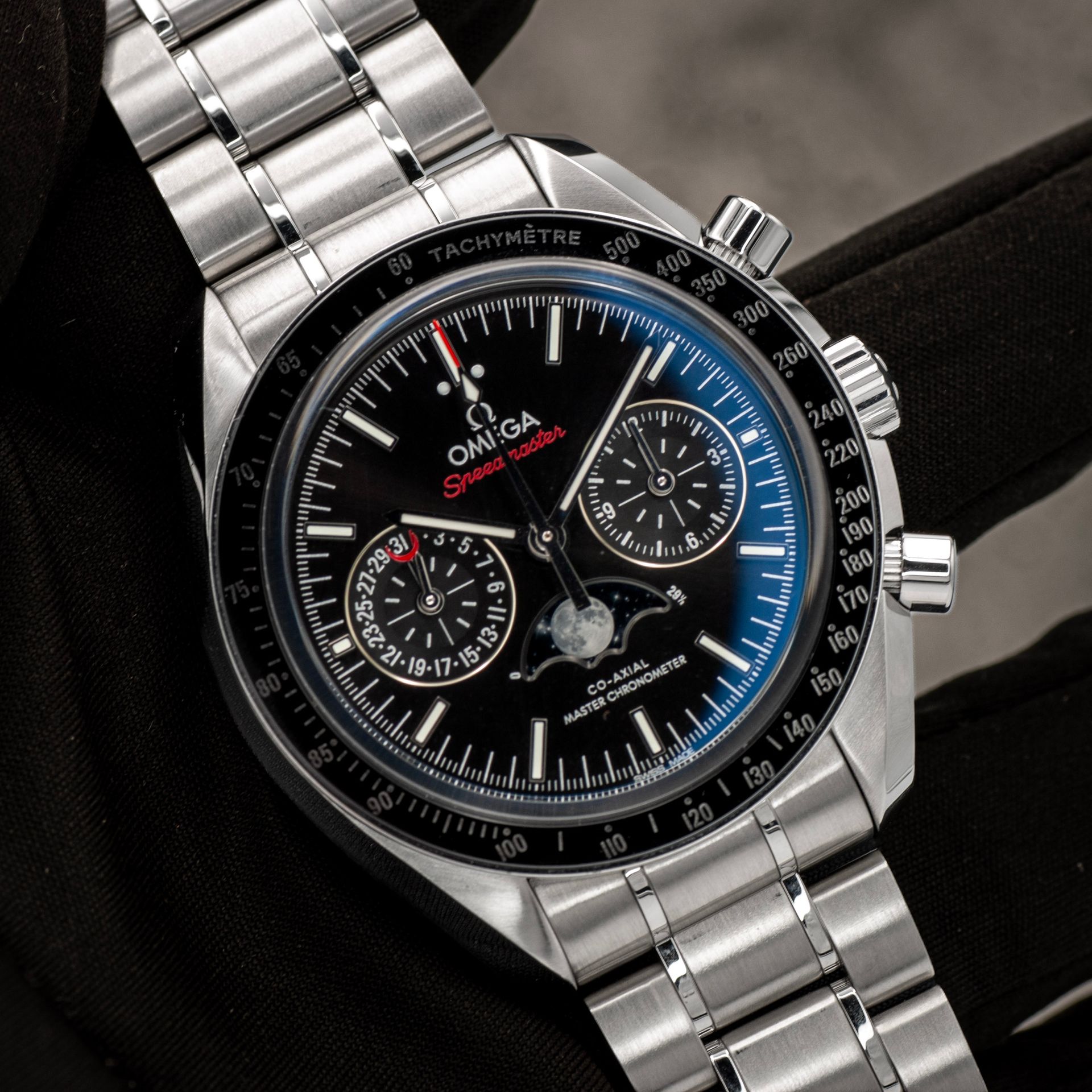 Omega Speedmaster Moonphase - 304.30.44.52.01.001