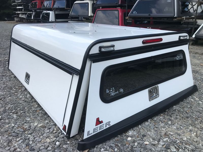 2016-2023 Toyota Tacoma 6.2' bed, Leer DCC (Used)