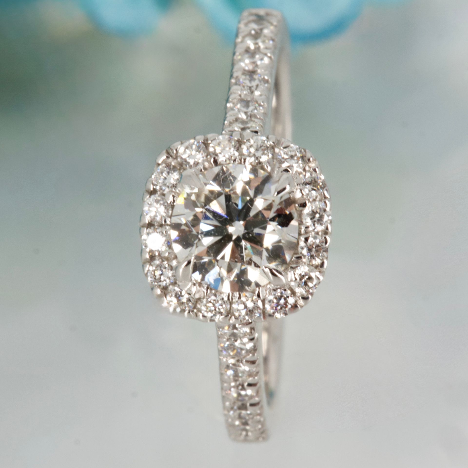 18ct White Gold 1.03ct Round Brilliant Cut Diamond Cushion Shaped Halo Cluster Ring