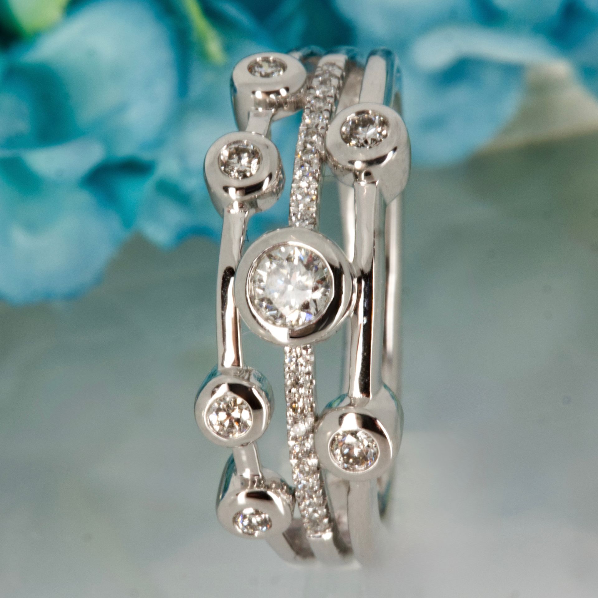 9ct White Gold 0.34ct Round Brilliant Cut Diamond Bubble Ring