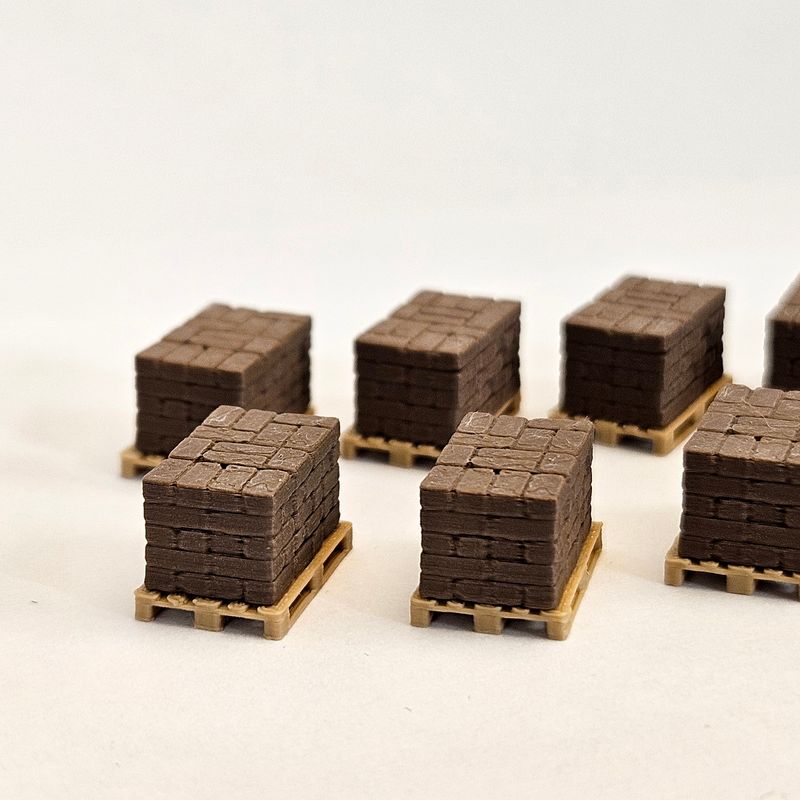 10x Staplad mursten på EU-pallar i skala H0 (1:87)