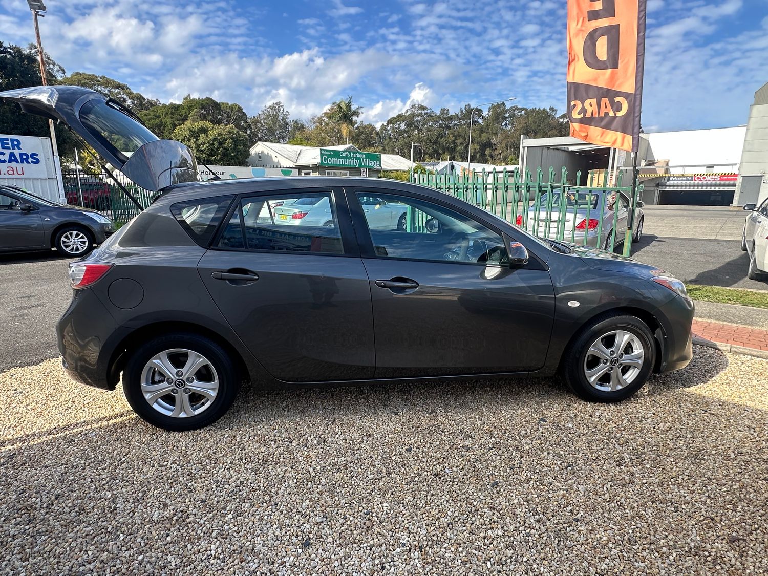 MAZDA  3 AUTOMATIC 4 DOOR HATCH