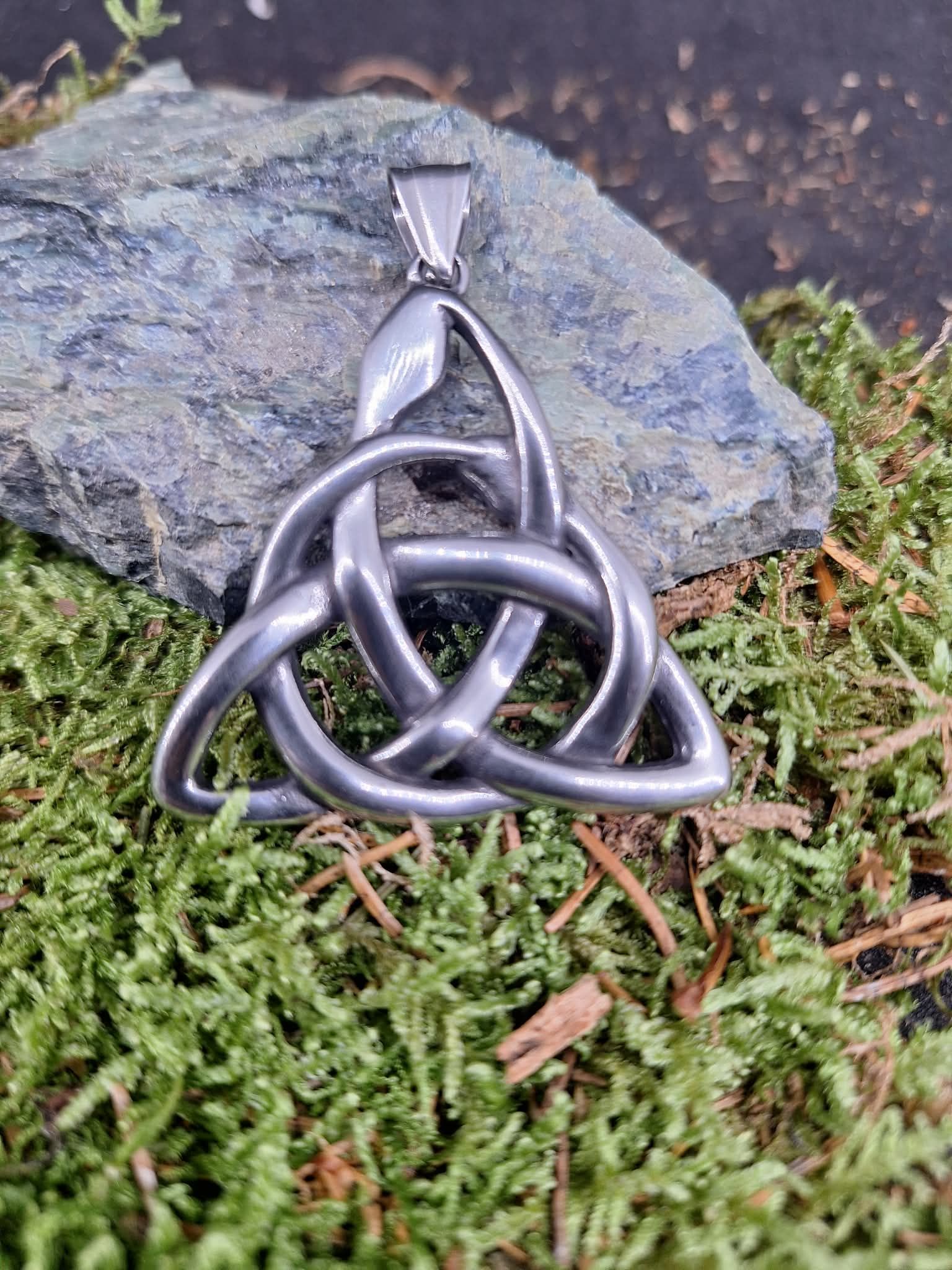 Pendentif Triquetra acier inoxydable