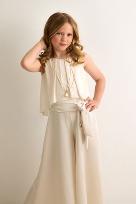 Ecru jumpsuit van Diamante Blu voor communie, lentefeest, vormsel of huwelijk