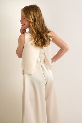 Ecru jumpsuit van Diamante Blu voor communie, lentefeest, vormsel of huwelijk