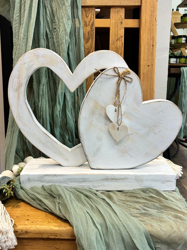 Double Heart wood Stand Shape (Distress White)