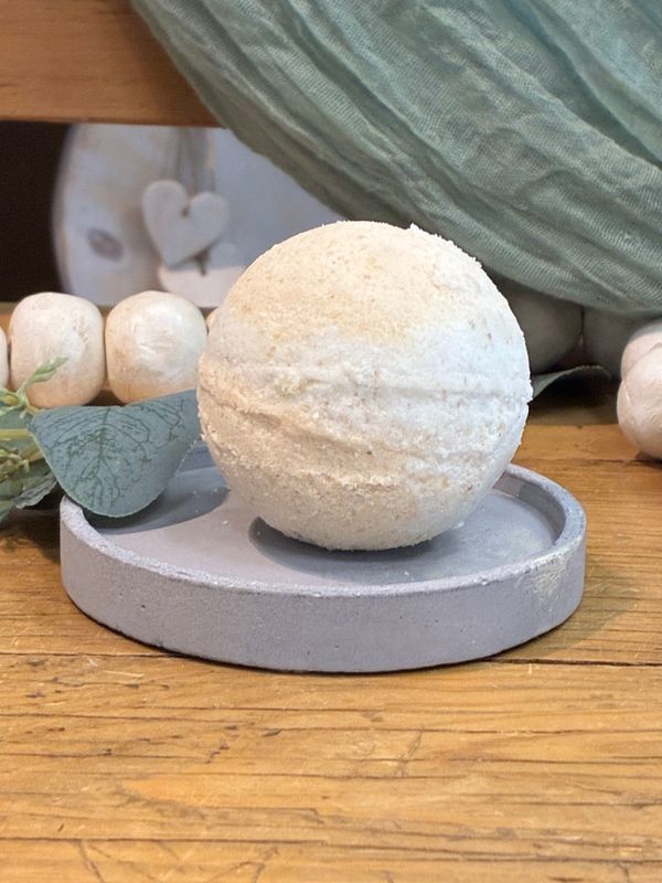 Goat Milk & Oats Bath Bomb