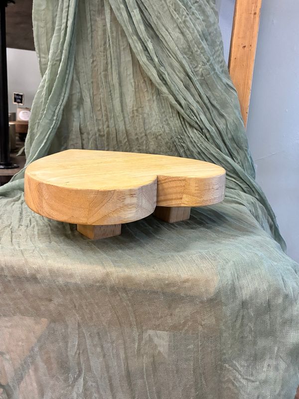 Medium Heartwood Riser W Round Legs (Med. Light)