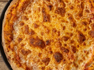 Fazerrati's Pizza: Large Cheese Pizza