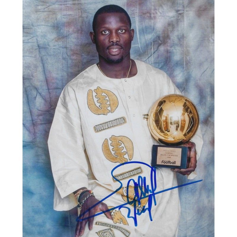 AC Milan AC Milan George Weah Foto Autografata Foto Autografata AC Milan Autografo George Weah Foto Autografata Foto Autografata George Weah Foto Autografata 8x10 pollici.  Autenticazione: SIGNATURE COLLECTION  Tempi di consegna effettivi: 10-20 gior