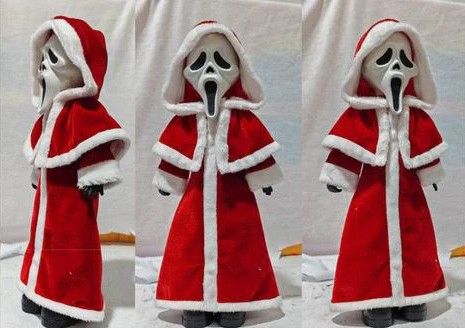 **PRE-ORDER**  MEZCO LIVING DEAD DOLLS PRESENTS SCREAM GHOST FACE X-MAS EDITION - EXCLUSIVE