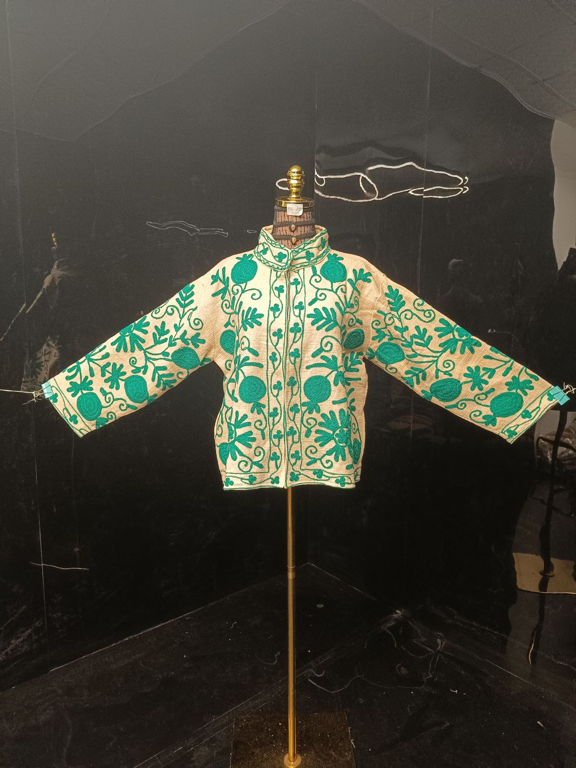 L-XL Jacket Cotton Embroidered Length 24" inches