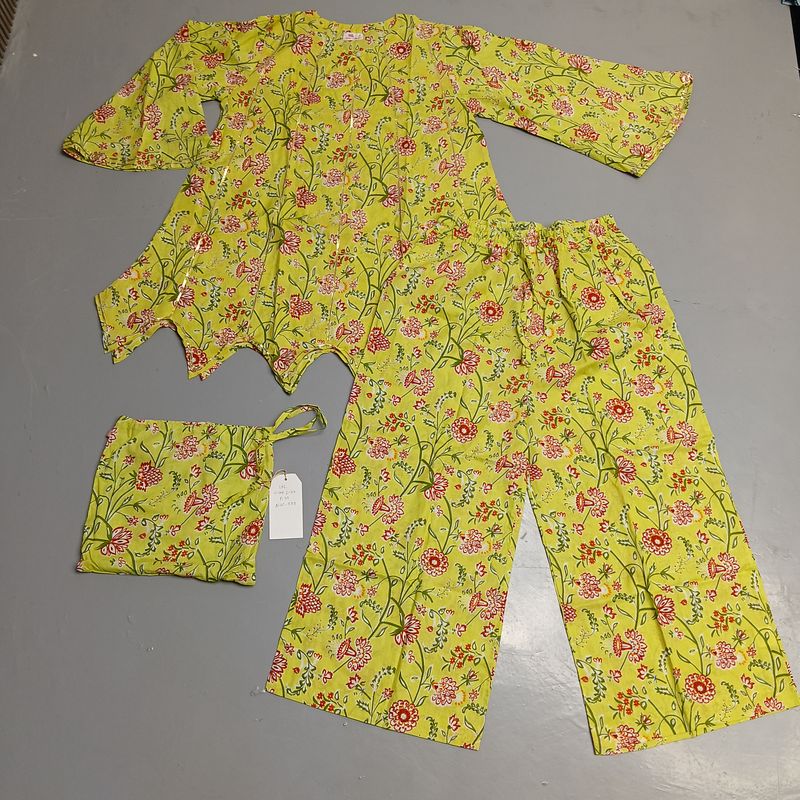 XS/S Full Sleeves Round Neck Cotton Pajamas Set