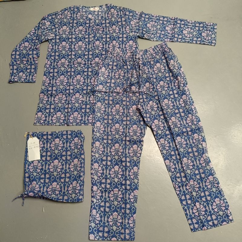 XS/S  Full Sleeves Full Collar Neck Cotton Pink Pajamas Set