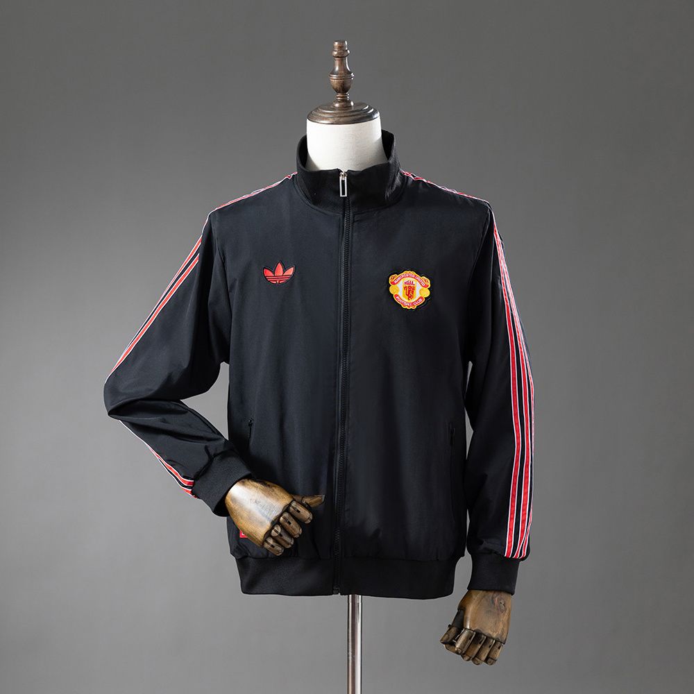 Manchester United Retro Windbreaker