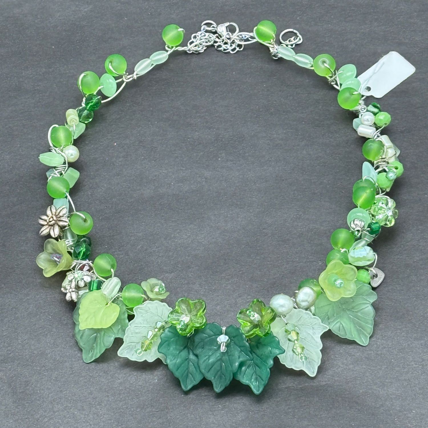 Halsband med Swarovski sötvattenpärlor