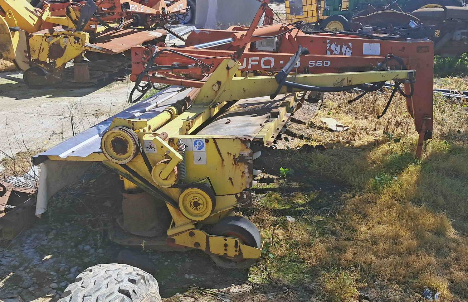 Segadora rotativa acondicionadora mallales UFO-3 560 rodillo disco cuchilla siega tripuntal delantero puesto reversible deere