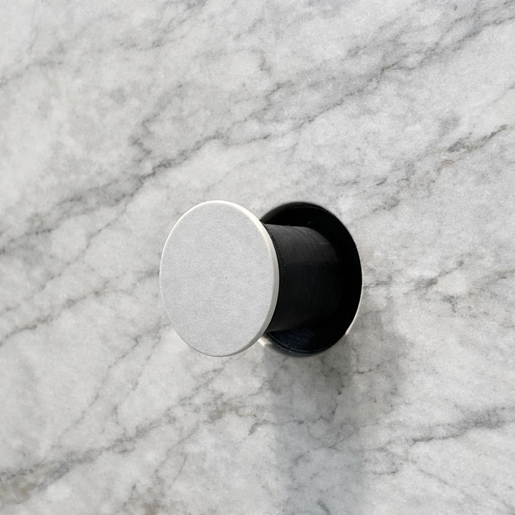 Ukryte wieszaki łazienkowe zlicowane z kaflą 3szt.