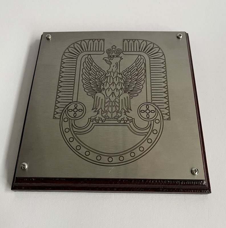 Kwadratowa podstawka Drewno-Stal nierdzewna - M| Mahoń| Frez klasyczny – Orzeł Polskich Sił Powietrznych