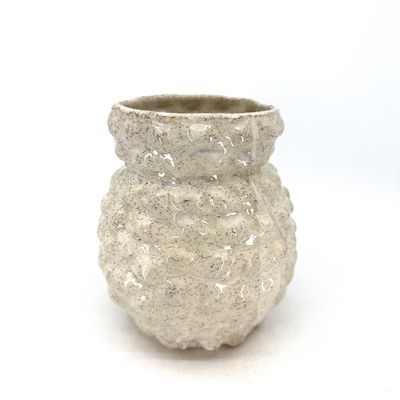 Rebecca Harvey, Bump vase white, 3