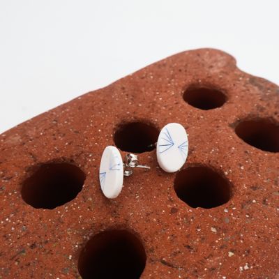 Iva Haas Angular Mishma Oval Post
