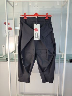 Spodnie z zakładkami i kieszeniami Wendy Trendy