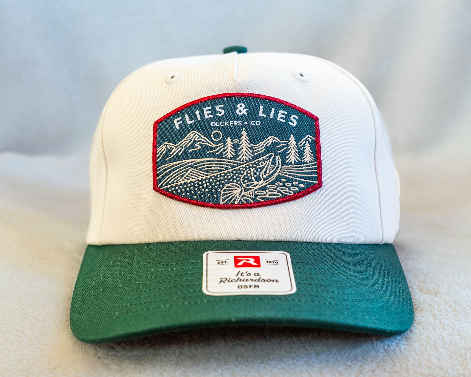 Flies & Lies 5-Panel - Rising Trout Patch (cream/dark green)
