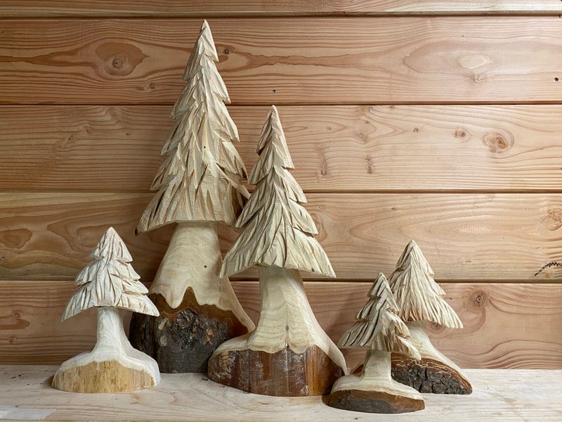 Handgeschnitzter Baum aus Naturholz