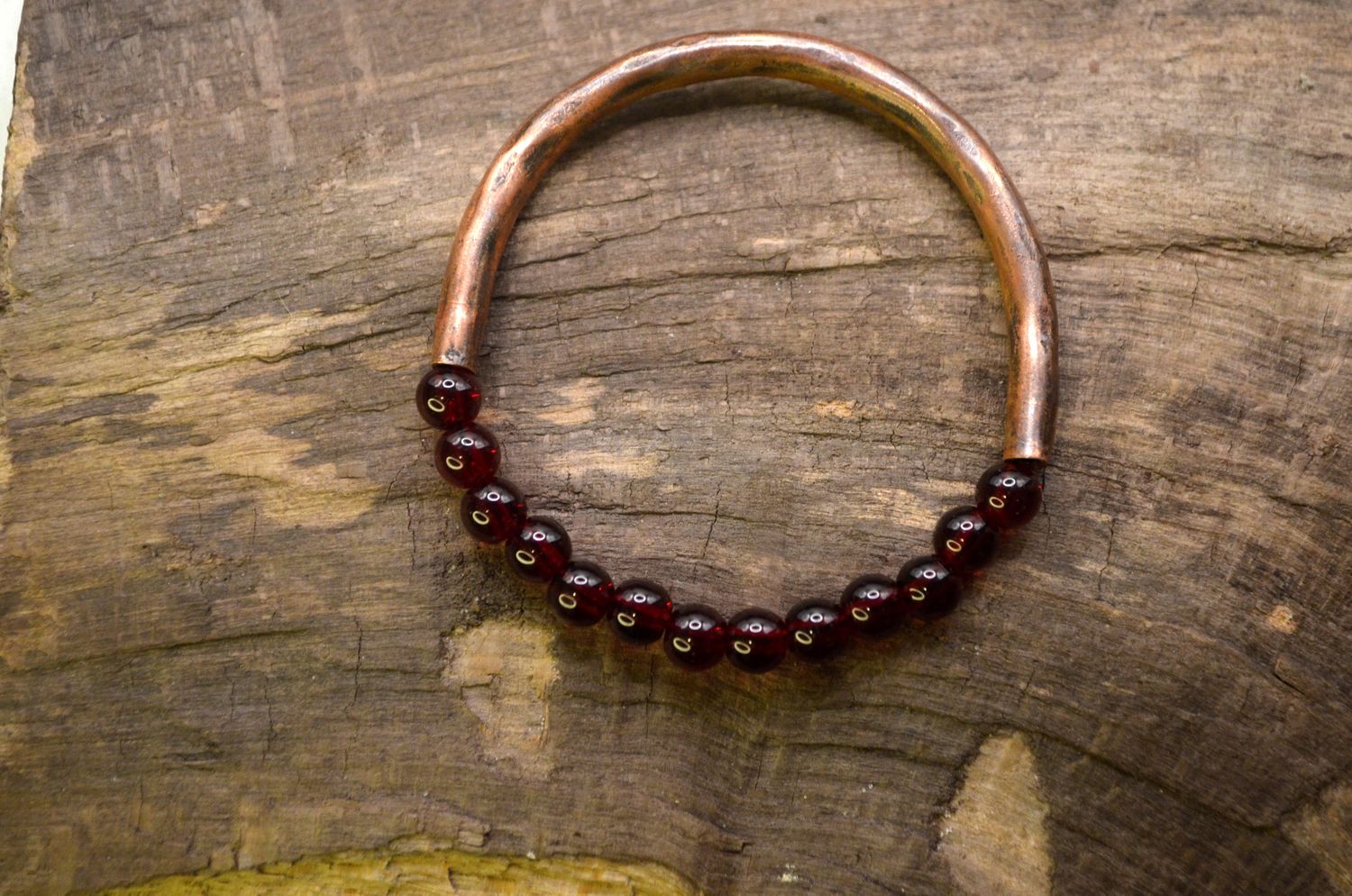 Bransoletka czerwony/ bordowy kwarc i miedź – rękodzieło