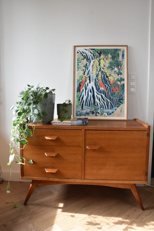 ​Vintage sideboard or side table, featuring a classic Mid-Century Modern design (typically dating from the 1950s–1960s)