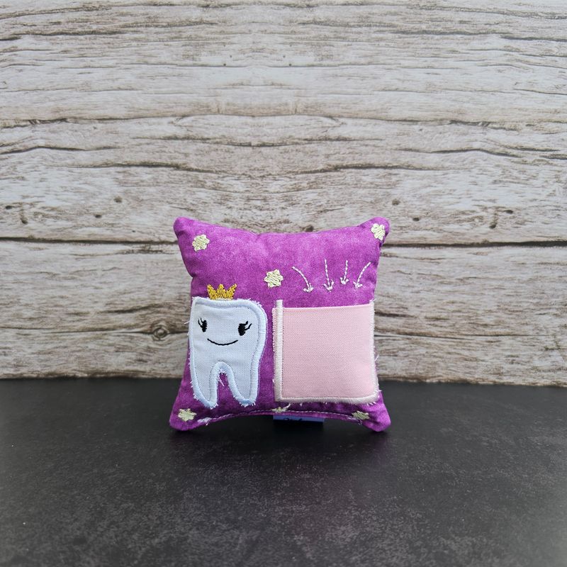 Zahnfeekissen lila 11×11 cm – Handgemacht mit Tasche