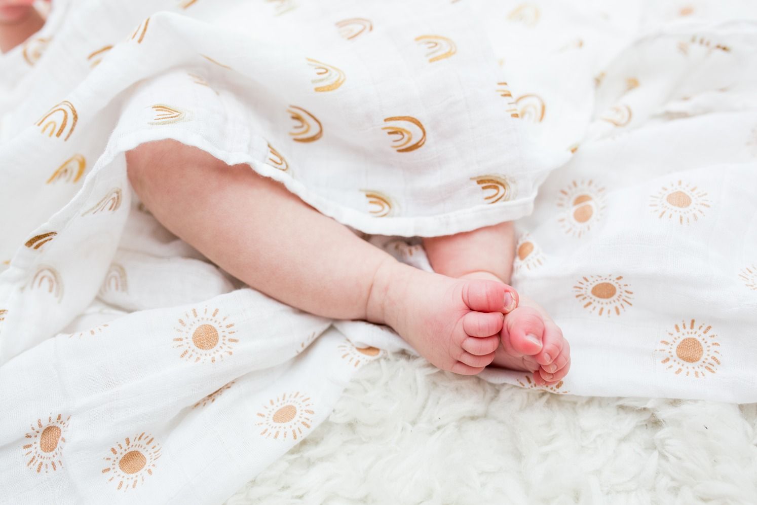 Lulujo Cotton Swaddle Blankets 40x40" 2pk Rainbows &amp; Suns