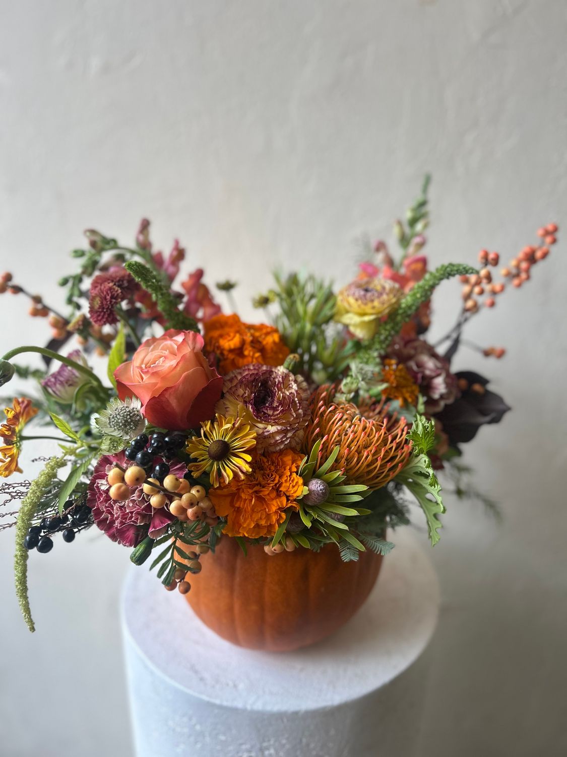 AUTUMN GARDEN PUMPKIN ARRANGEMENT