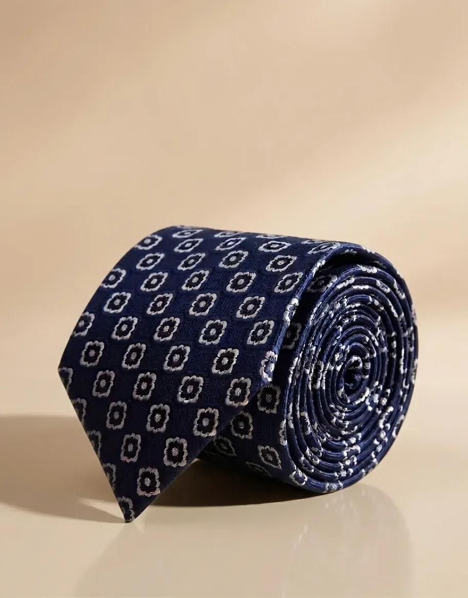 CORBATA MARINO FLORES BLANCAS CORBATA MARINO FLORES BLANCAS