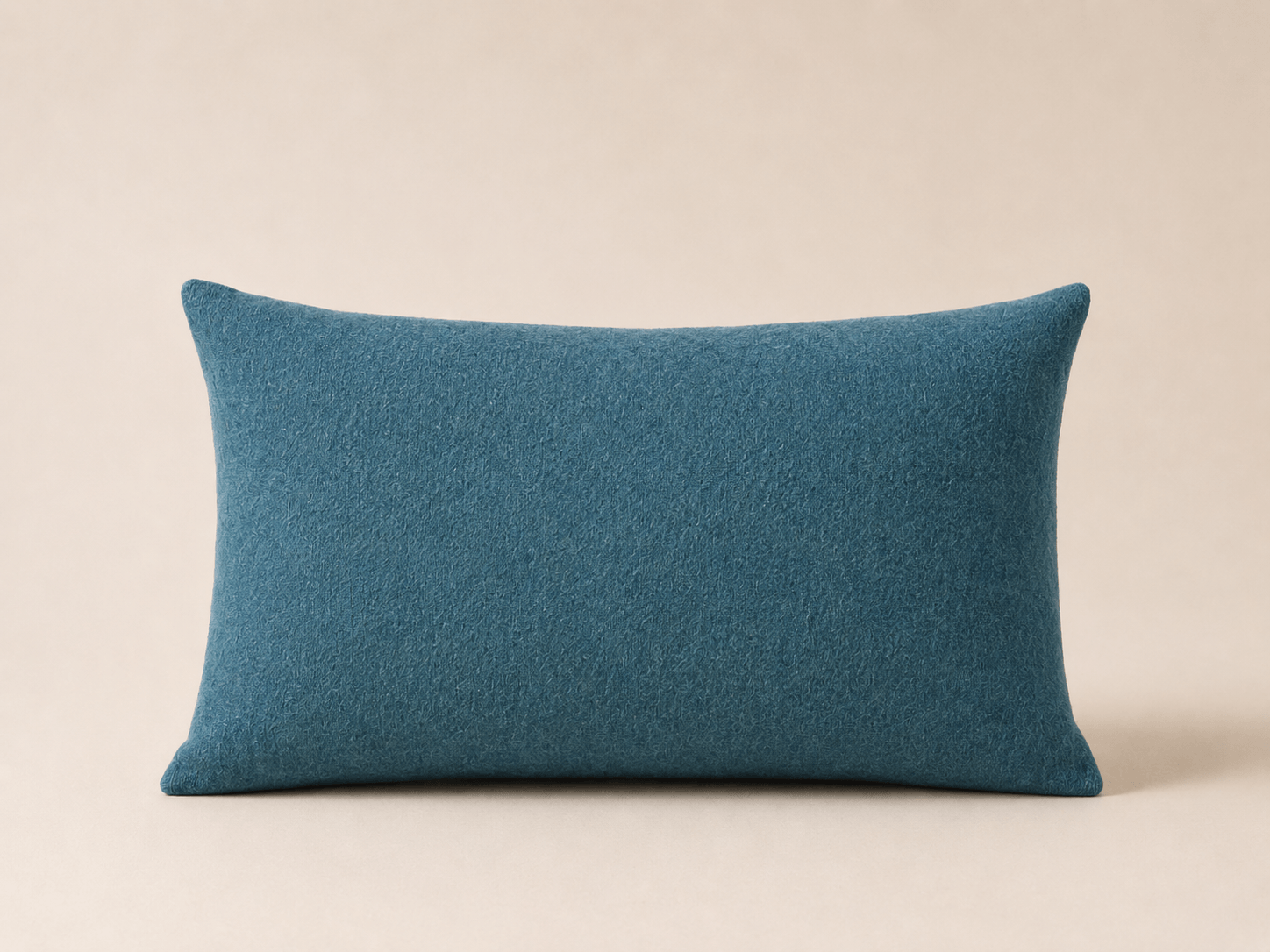 VEV Cushion - Blans Ensfarvet
