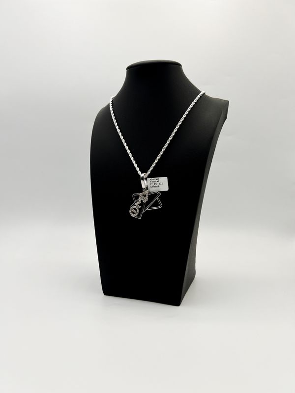 Delta ΔΣΘ Pendant - Medium
