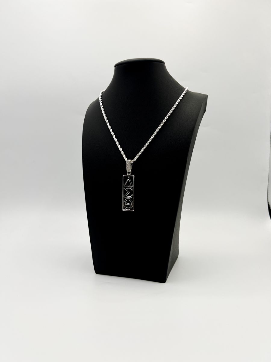Delta Vertical Cartouche Pendant