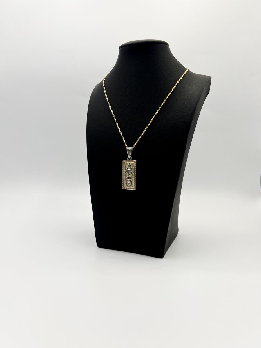 Delta Vertical Cartouche Pendant Delta Vertical Cartouche Pendant