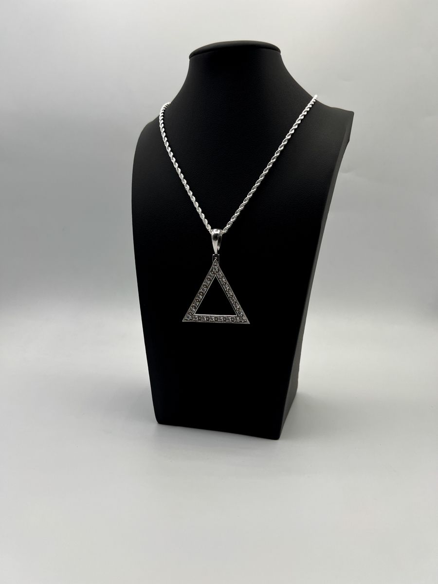 Delta Pyramid Pendant 007 Delta Pyramid Pendant 007