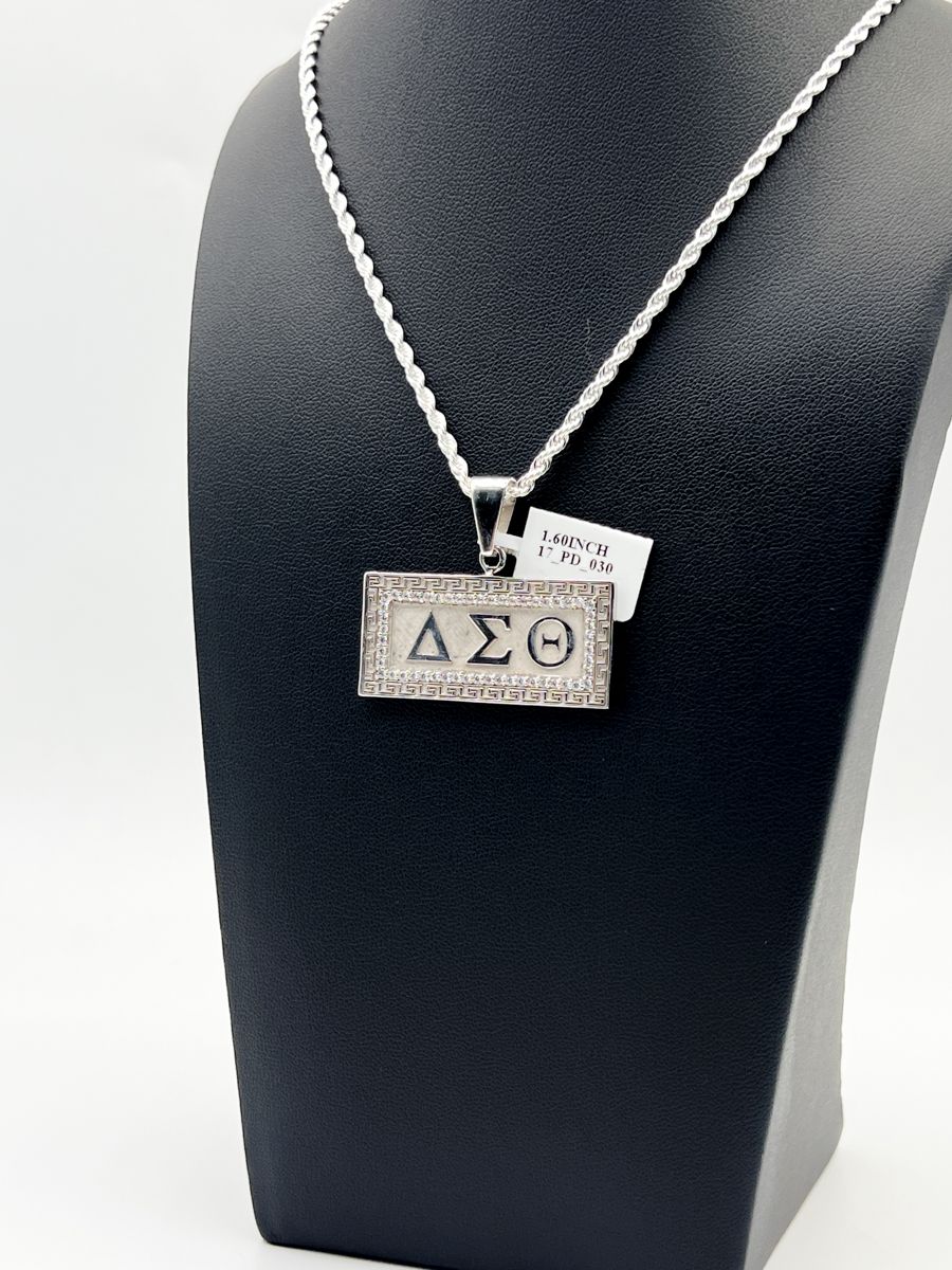 Delta Horizontal Cartouche Pendant