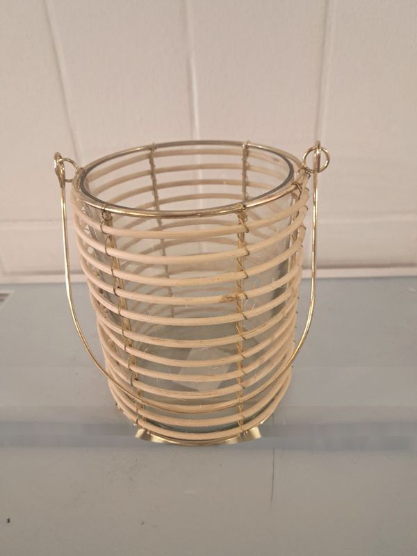 Windlicht met rotan/metaal houder