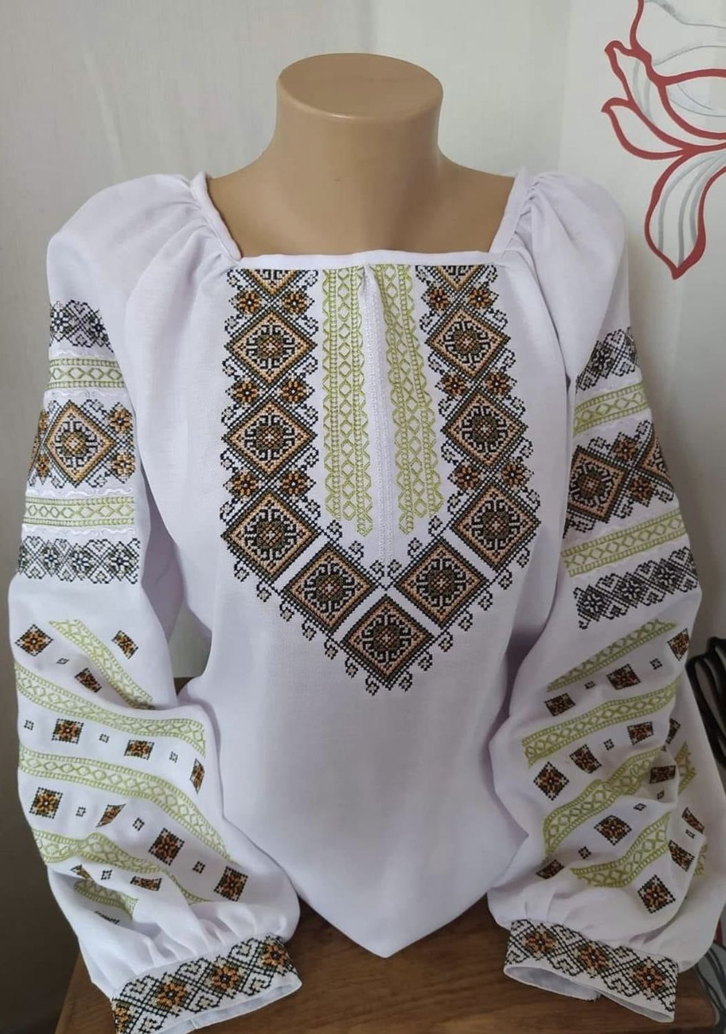 Вишиванка, жіноча вишивана блузка на домотканому полотні (Арт. 03778)