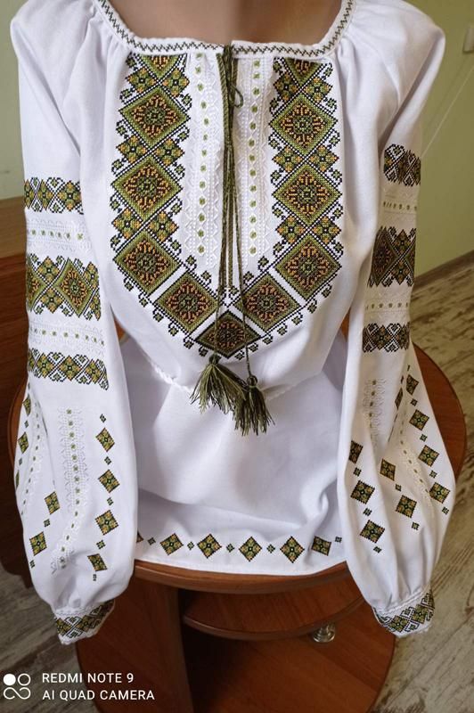 Вишиванка, жіноча вишивана блузка на домотканому полотні (Арт. 03779)