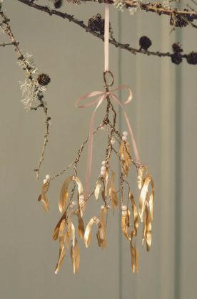 'Tomato Puree' Mistletoe Workshop,  Thursday November 26th, 10 am - 12pm at Merrymeade Tea Rooms, Brentwood