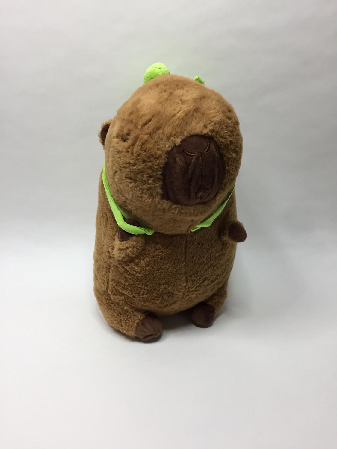 Schwein Wasserschwein Capybara mit Schildkrötenrucksack Knuffel stehend 35 cm Sammlerstück