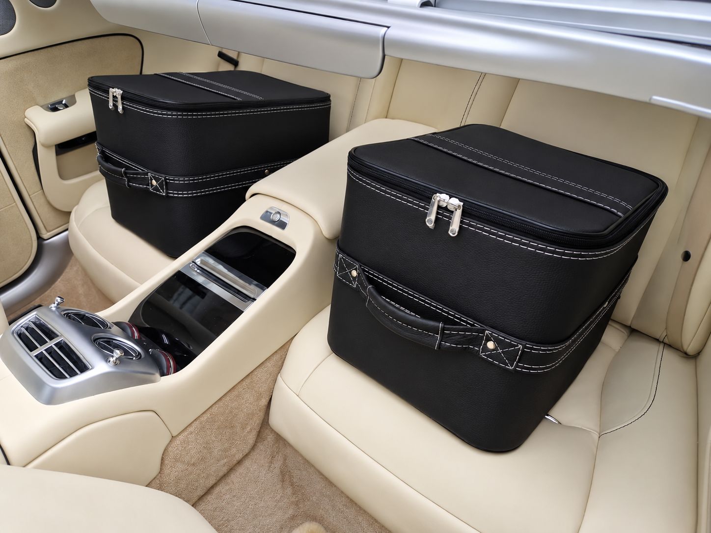 Roadsterbag luggage set Rolls Royce Dawn Interior (2016-) (2-pcs) Roadsterbag luggage set Rolls Royce Dawn Interior (2016-) (2-pcs)