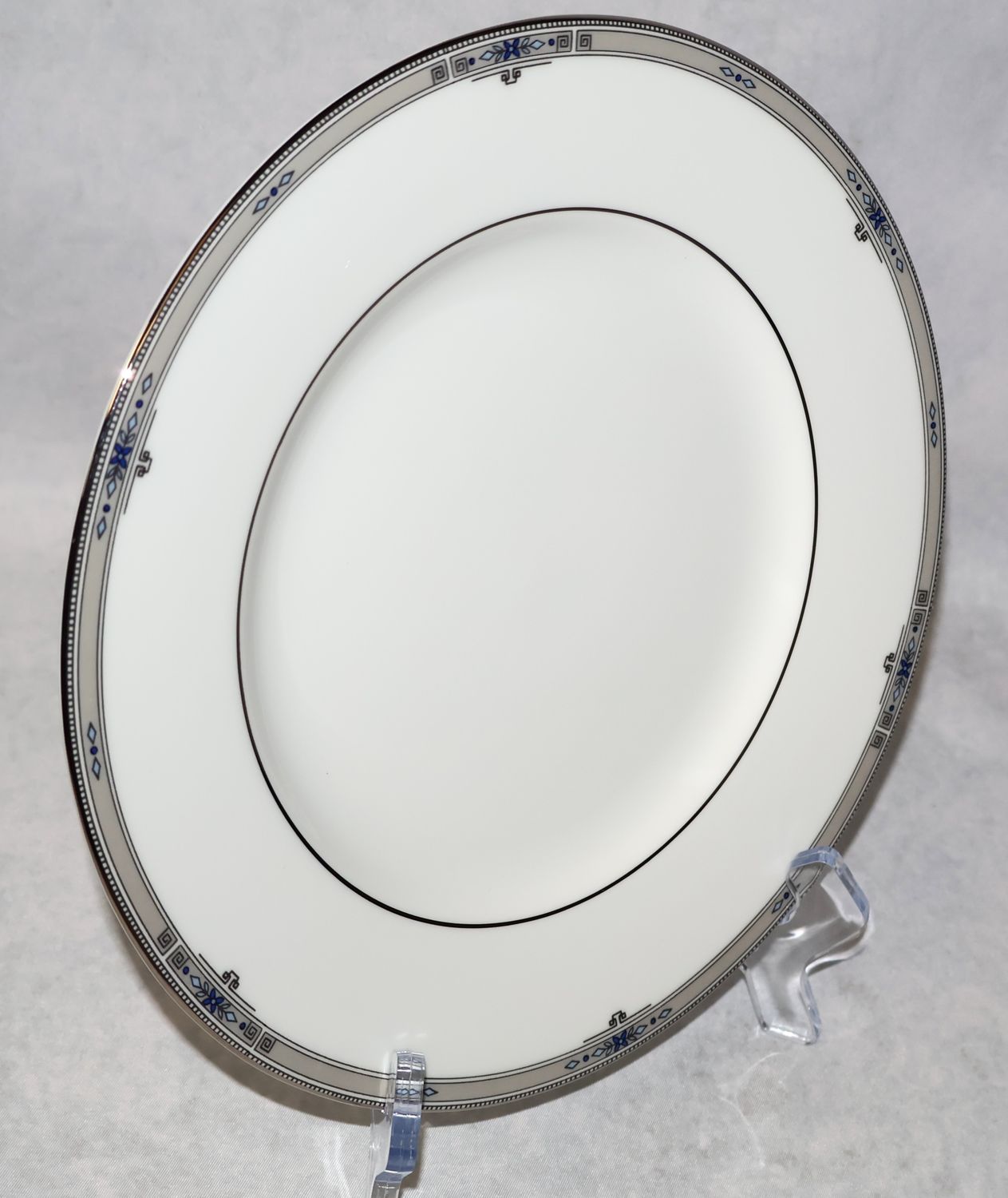 Wedgwood Amherst Platinum Trim 9” Luncheon Plate, Fine Bone China - England