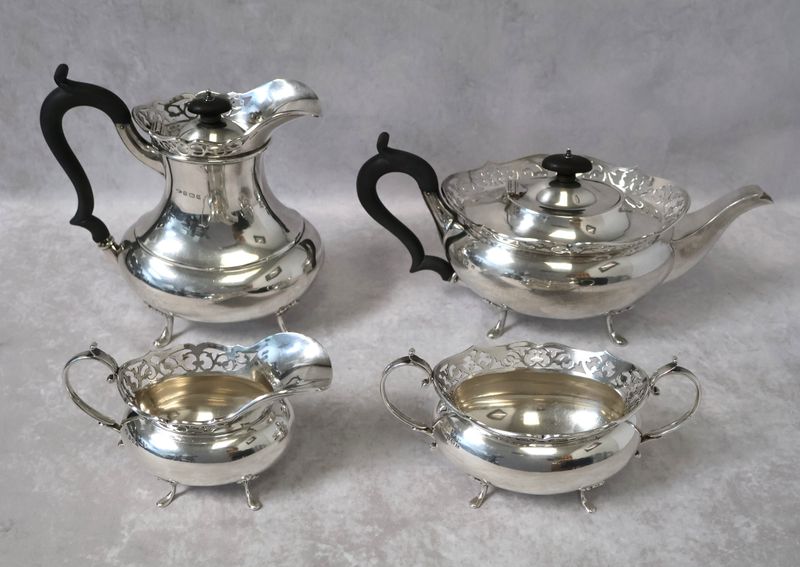 English Sterling Silver 4-Piece Tea &amp; Coffee Service – 1930 Kirkby &amp; Law Birmingham | 2048g