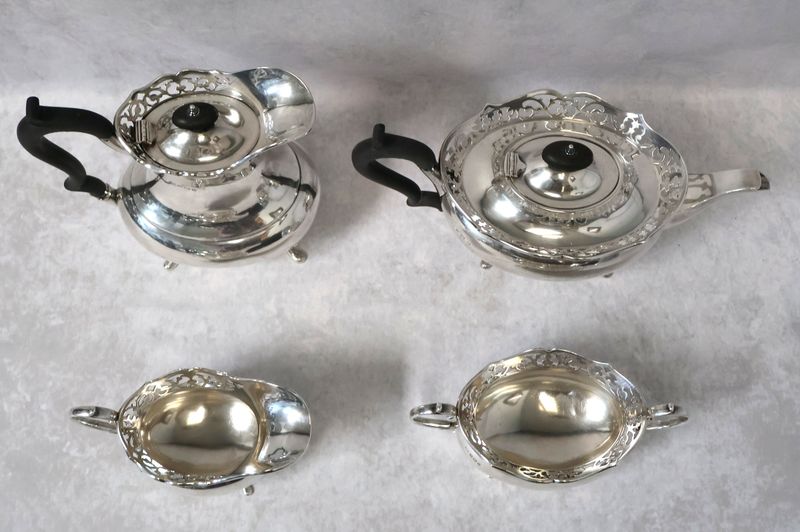 English Sterling Silver 4-Piece Tea &amp; Coffee Service – 1930 Kirkby &amp; Law Birmingham | 2048g